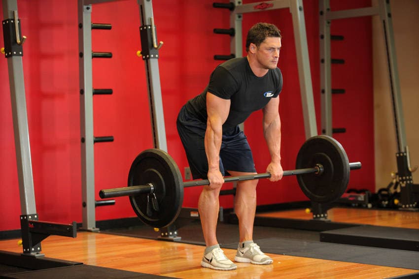 Démonstration de l’exercice : Rowing barre buste penché