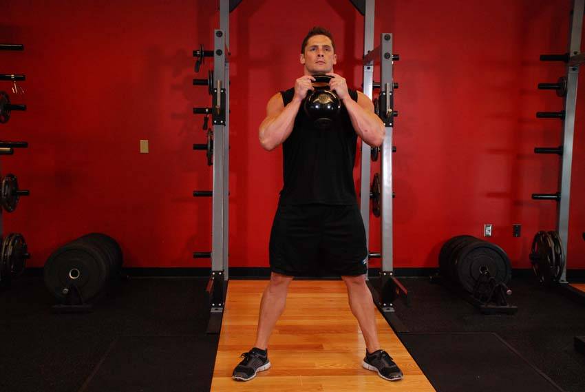 Démonstration de l’exercice : Squat gobelet