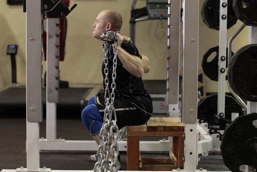 Démonstration de l’exercice : Squat box avec chaînes