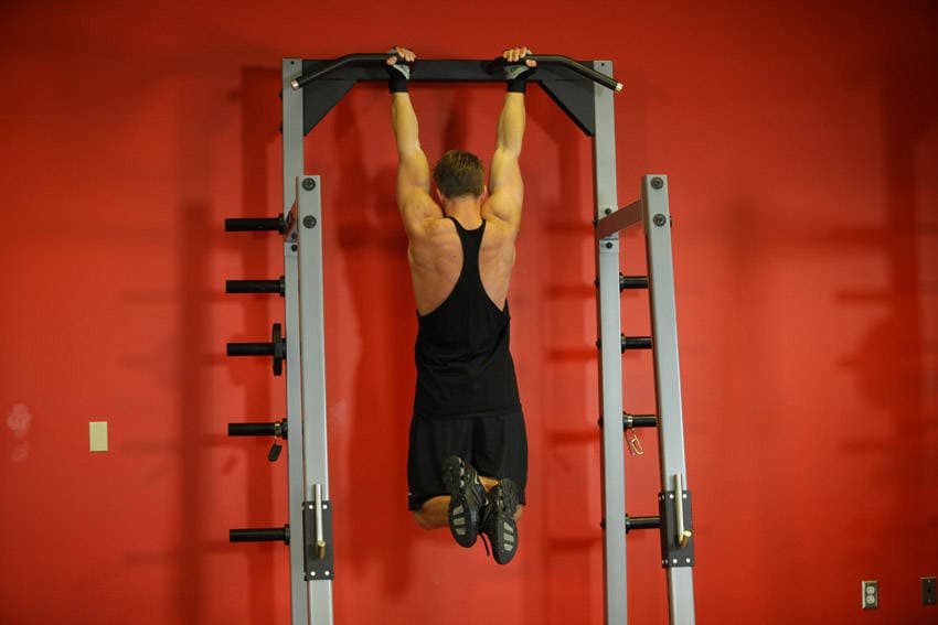 Démonstration de l’exercice : Traction-crunch gorille