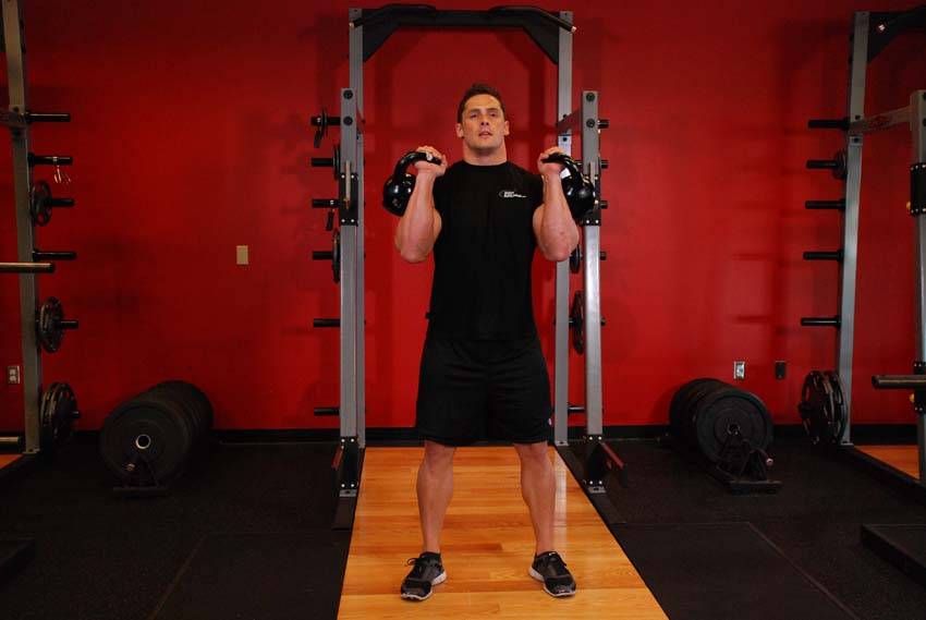 Démonstration de l’exercice : Thruster au kettlebell