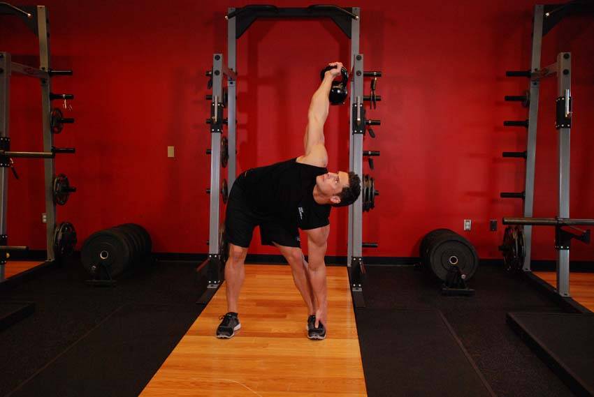 Démonstration de l’exercice : Moulinet au kettlebell