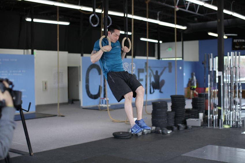Démonstration de l’exercice : Muscle-up aux anneaux