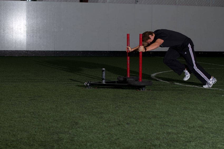 Démonstration de l’exercice : Sprint au traîneau (prowler)