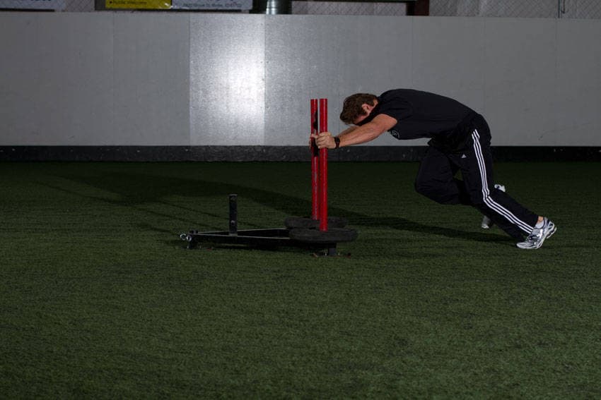 Démonstration de l’exercice : Sprint au traîneau (prowler)