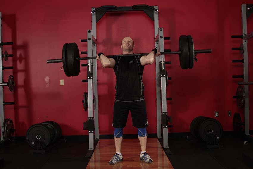 Démonstration de l’exercice : Push press à la barre