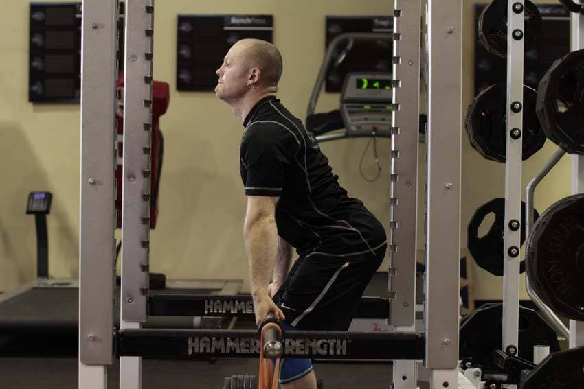 Démonstration de l’exercice : Rack pull avec bandes élastiques