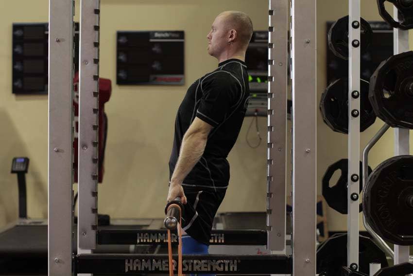 Démonstration de l’exercice : Rack pull avec bandes élastiques