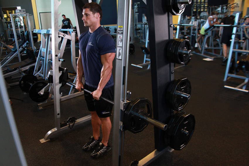 Démonstration de l’exercice : Tirage menton au Smith machine
