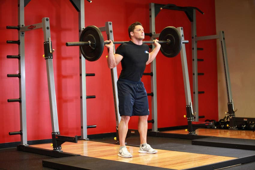Démonstration de l’exercice : Squats en vitesse à la barre