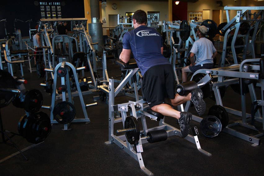 Démonstration de l’exercice : Leg curl debout à la machine