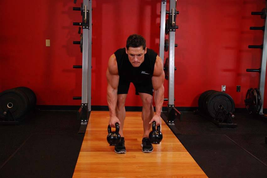 Démonstration de l’exercice : Rowing à deux kettlebells