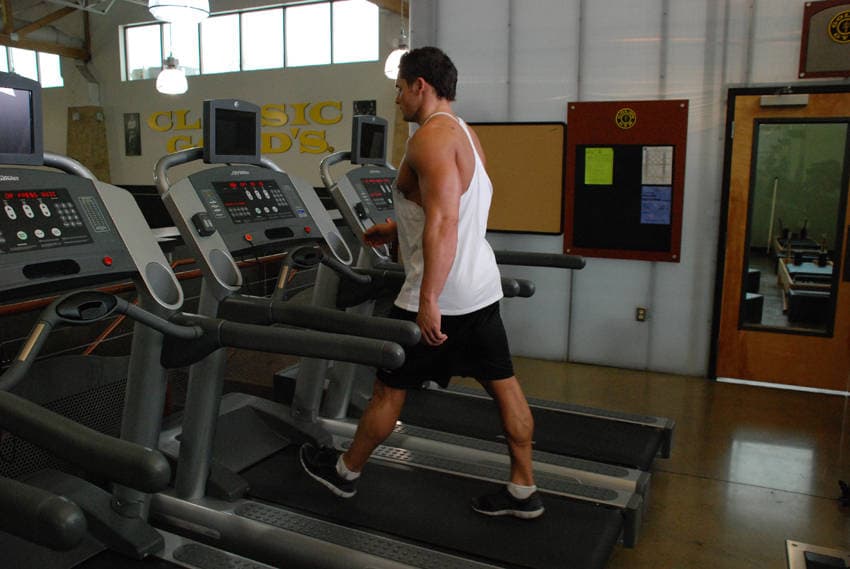 Démonstration de l’exercice : Marche sur tapis de course