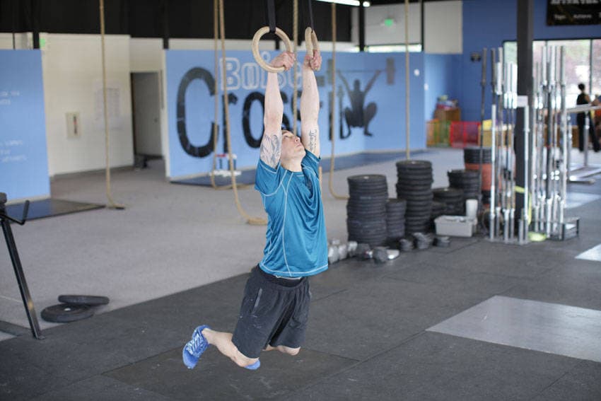 Démonstration de l’exercice : Muscle-up en kipping