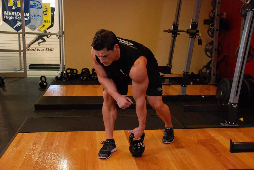 Démonstration de l’exercice : Rowing à un bras avec kettlebell