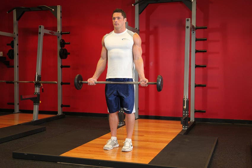 Démonstration de l’exercice : Curl barre debout, prise large